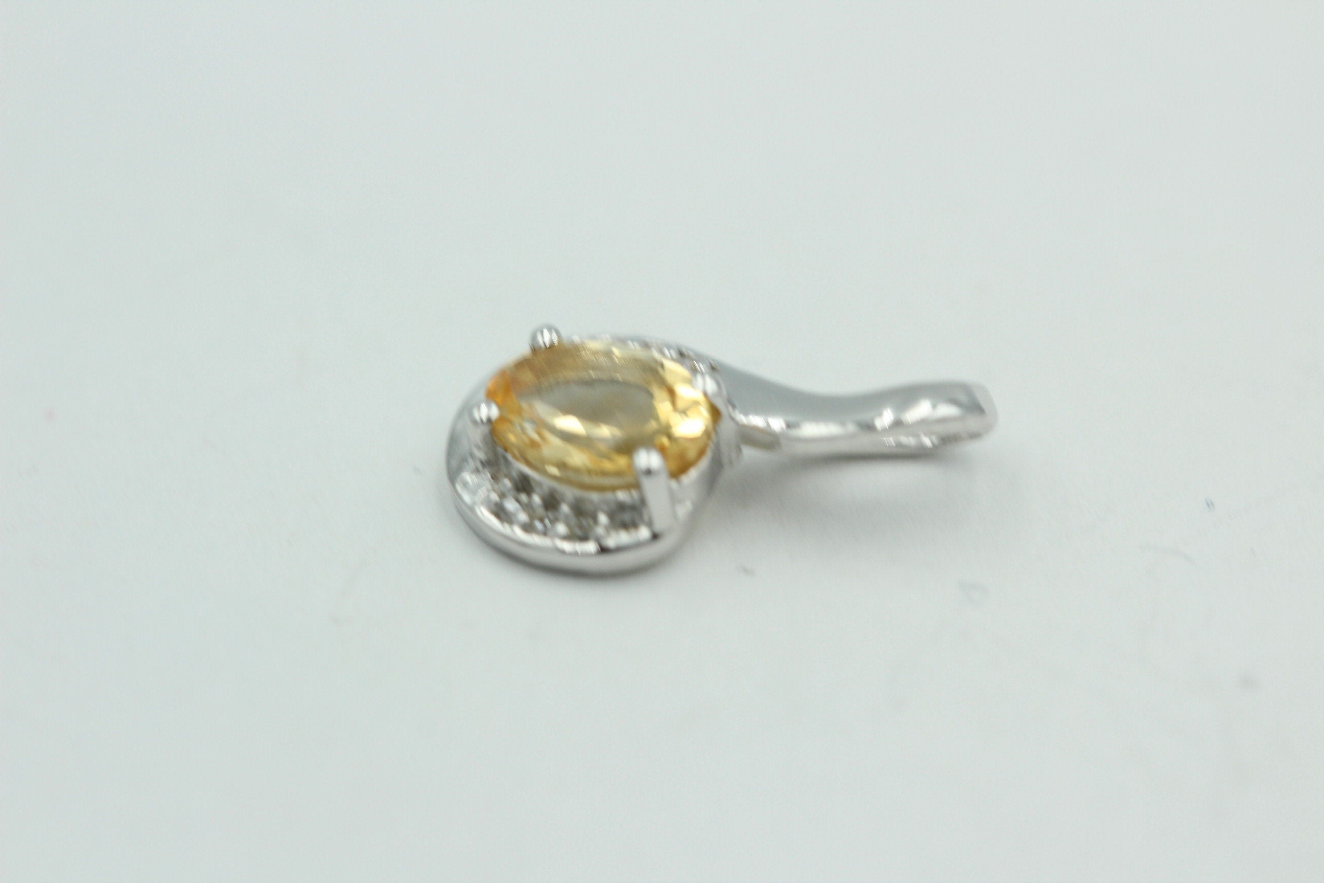 1,12 Carat gelber Citrin  Anhänger 925 Silber Collier Kette mit Zirkonia Edel