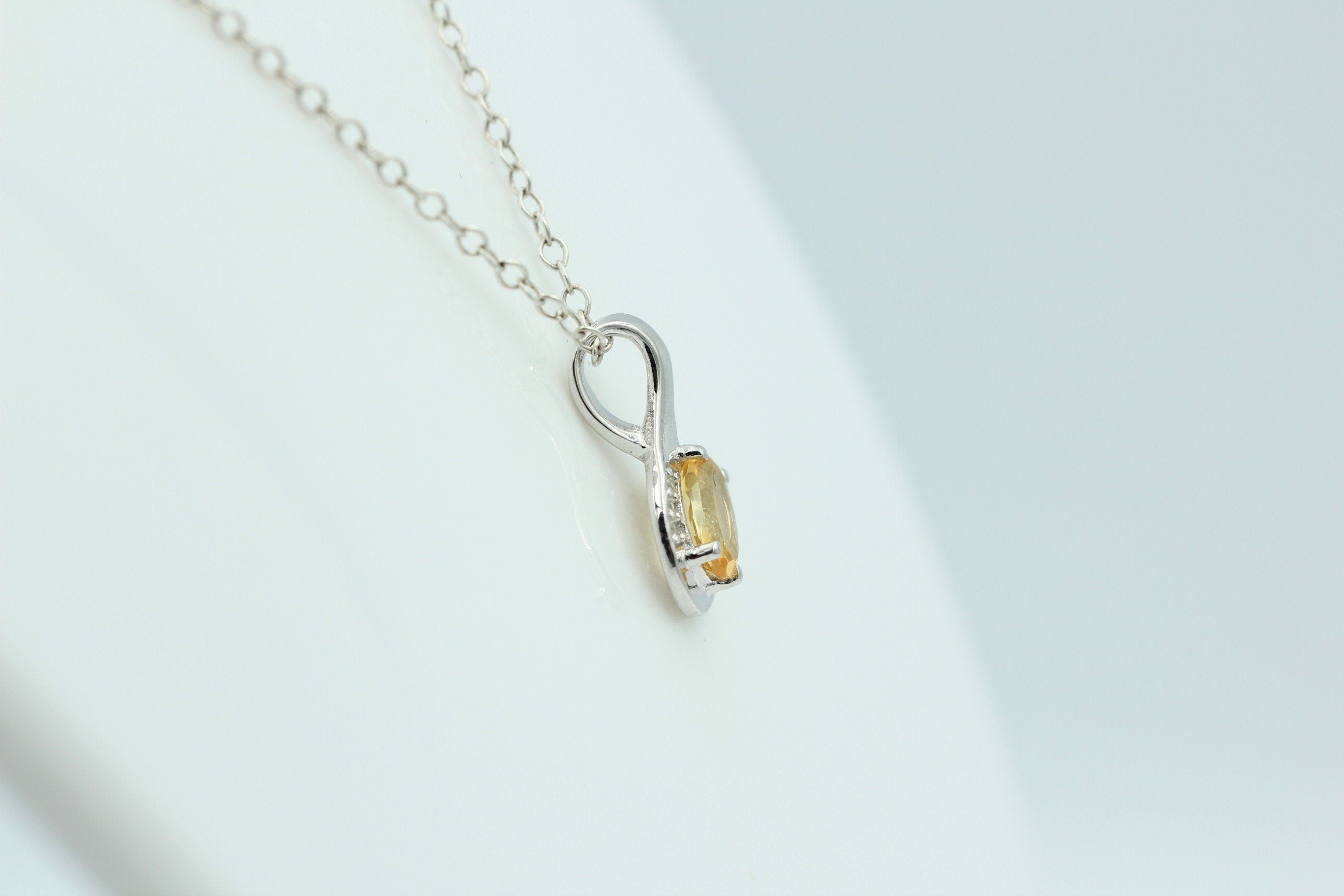 1,12 Carat gelber Citrin  Anhänger 925 Silber Collier Kette mit Zirkonia Edel