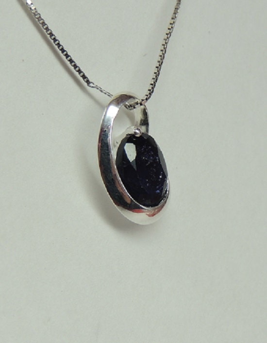 Edler 2,1 Carath indischer Iolith Anhanger 925 Silber Collier Kette Wassersaphir Luchssaphir