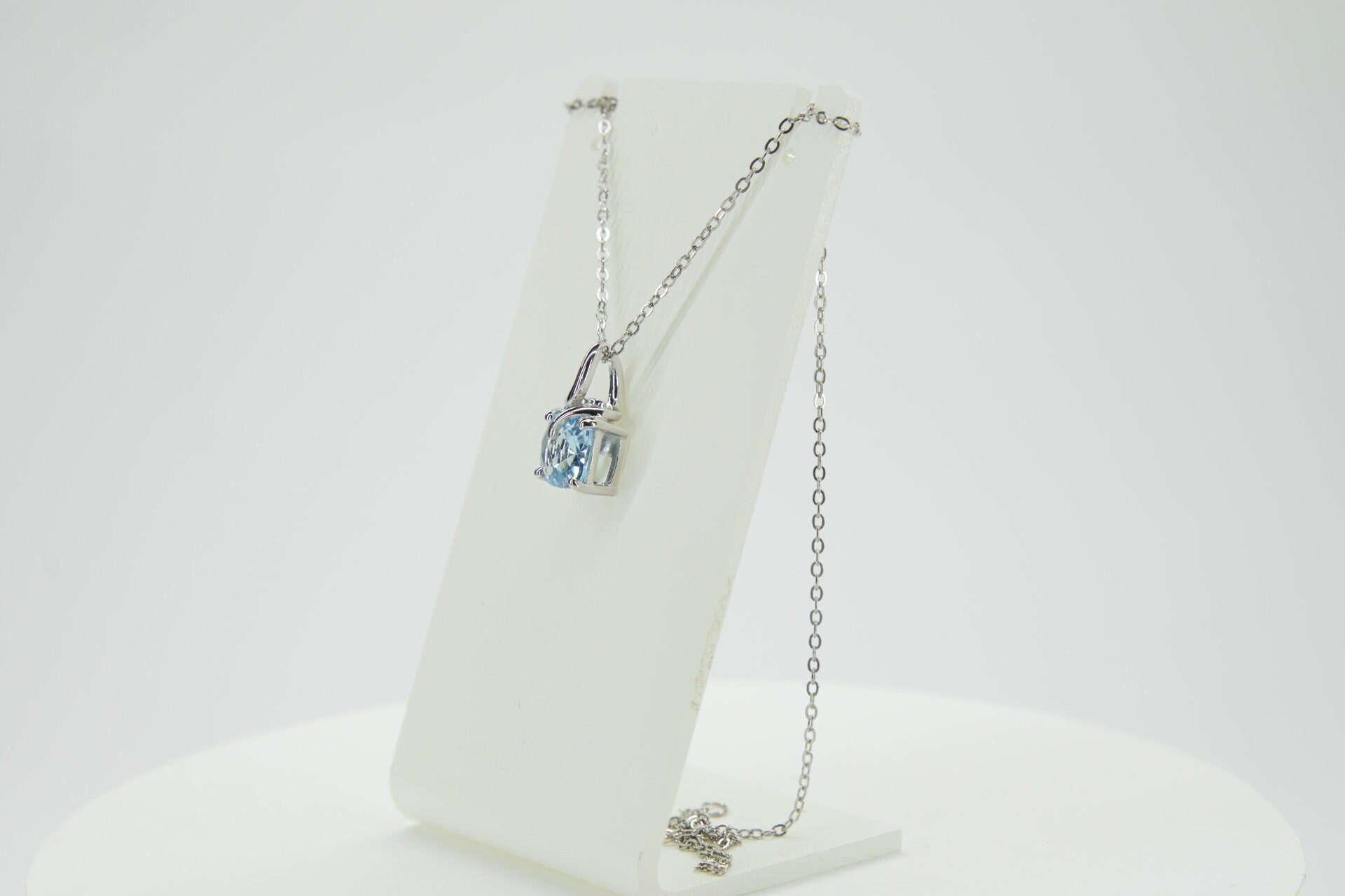 Edler 1,4 Carat Blautopas Anhanger 925 Silber Collier Kette himmelblauer Topas