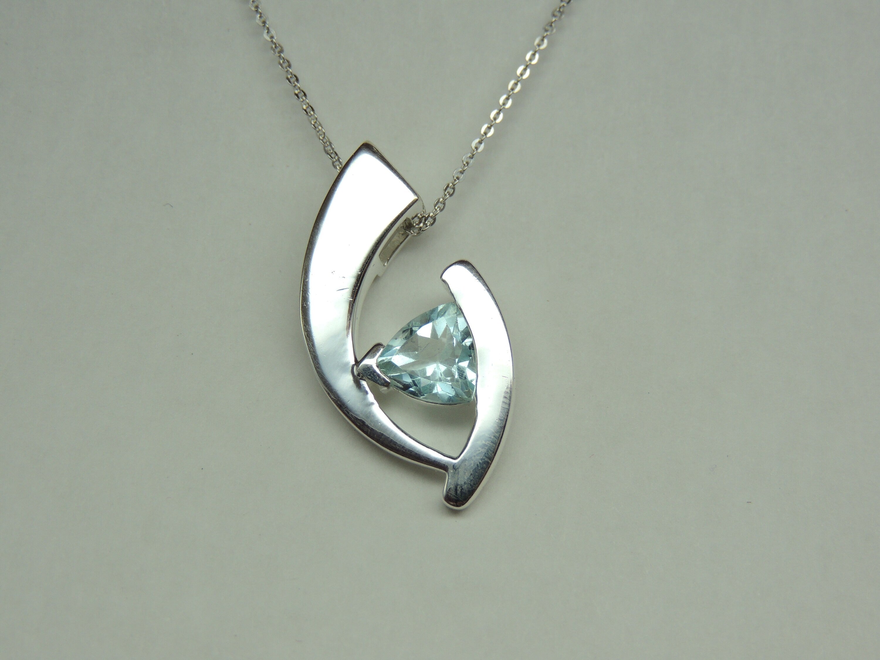 Edler 2,0 Carat Blauotpas Anhanger Design 925 Silber sky blue topas Anhanger