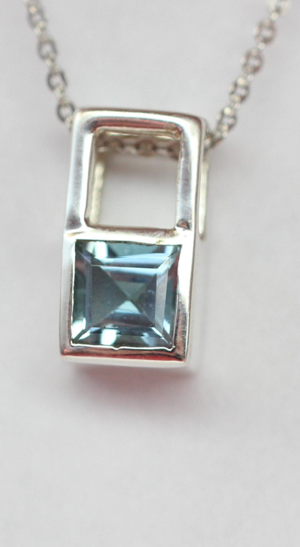 Design pur 0,6 Carat Blautopas Anhänger 925 Silber Colier Kette  Designschmuck