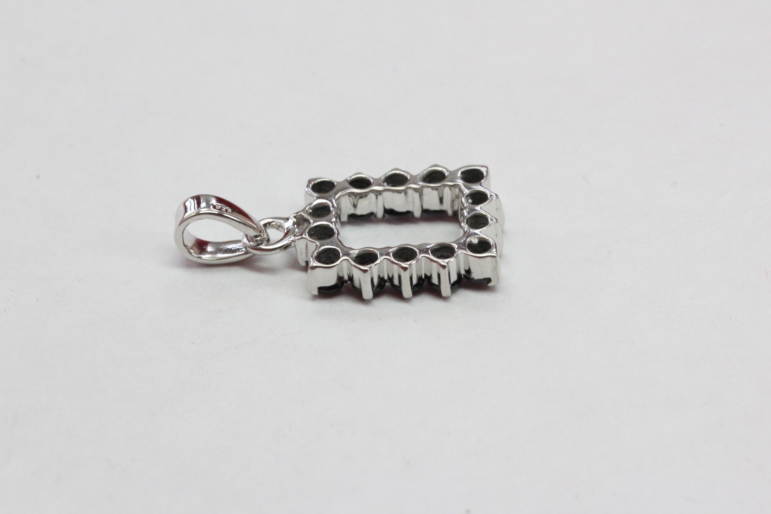 Edler 2,05 Carat schwarzer Spinell Anhanger 925 Silber Collier Kette schwarzer Edelstein