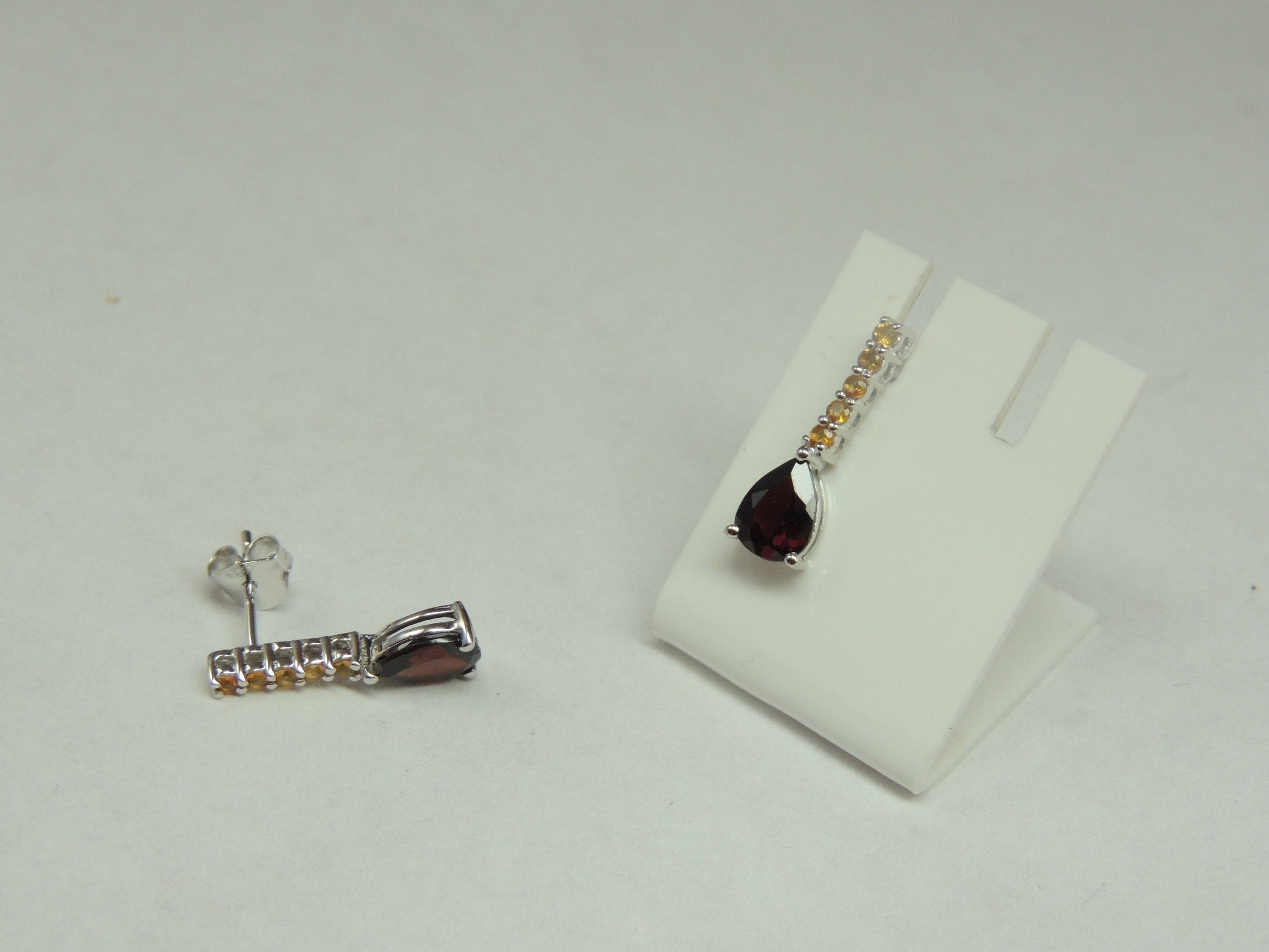 Edle 2,65 Carat Granat Citrin Ohrstecker 925 Silber blutroter Granat ein Traum