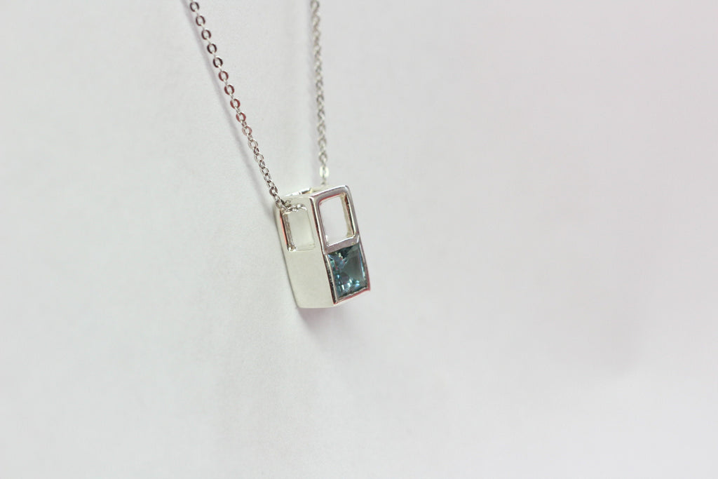 Design pur 0,6 Carat Blautopas Anhänger 925 Silber Colier Kette  Designschmuck