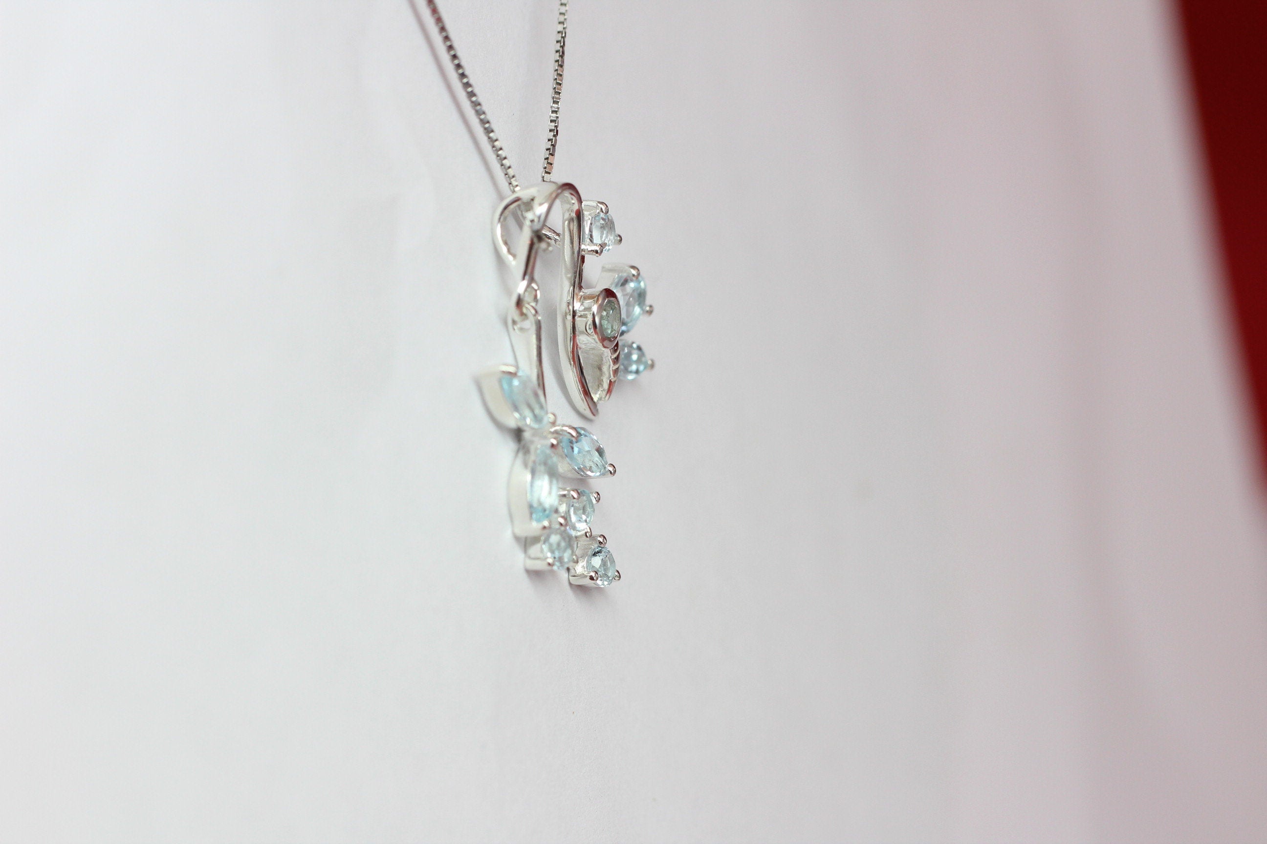 Edler 1,36 Carat Blautopas Libellen Blumen Anhanger 925 Silber Collier Kette Top