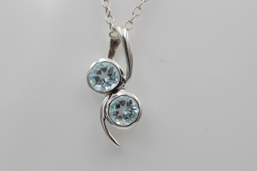 Edler 1,4 Carat Blautopas Anhanger 925 Silber  Top Edel himmelblau