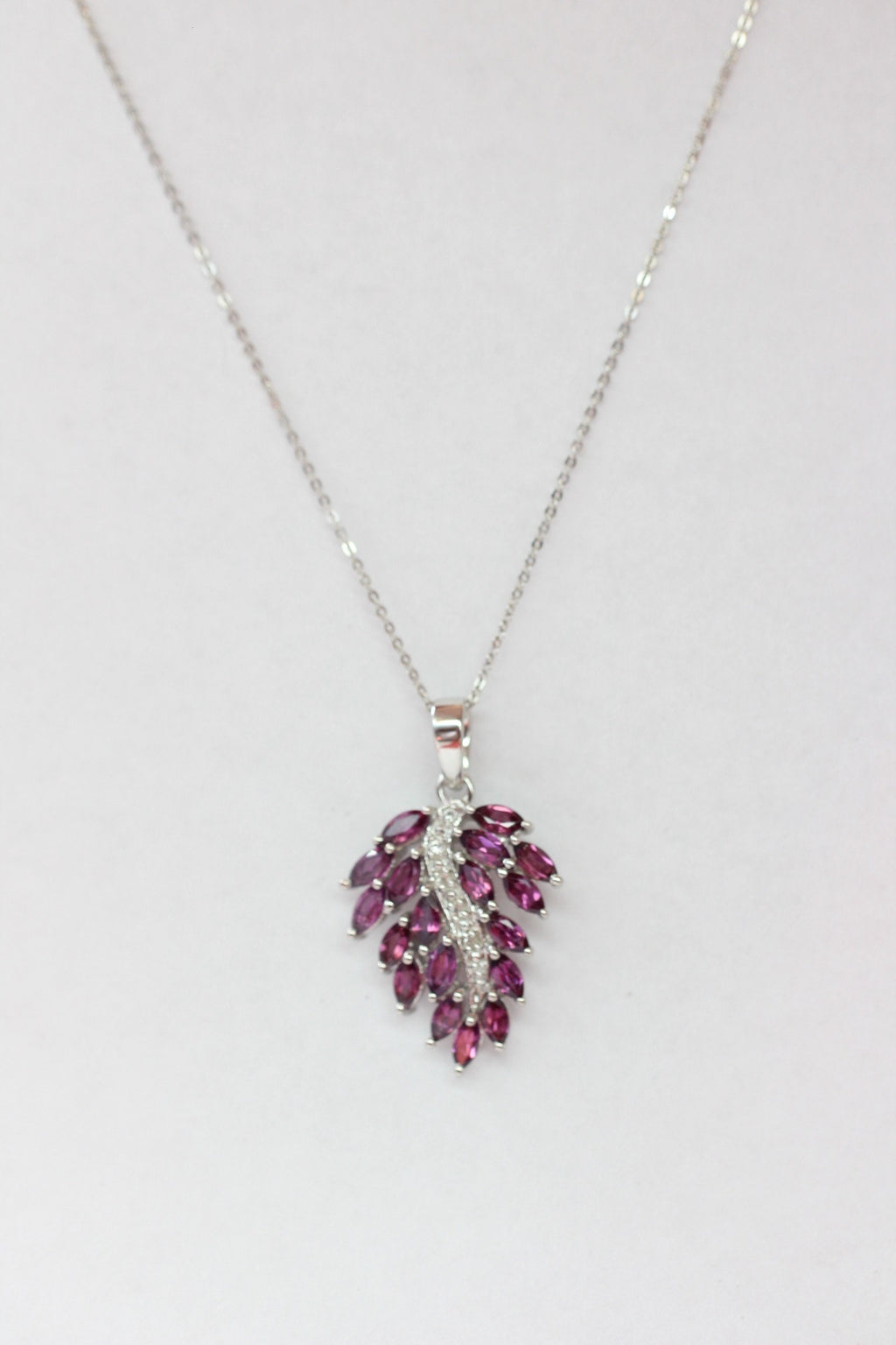 Edler 3,05  Carat Rhodolith weisstopas Anhanger 925 Silber Collier Kette Top Edel