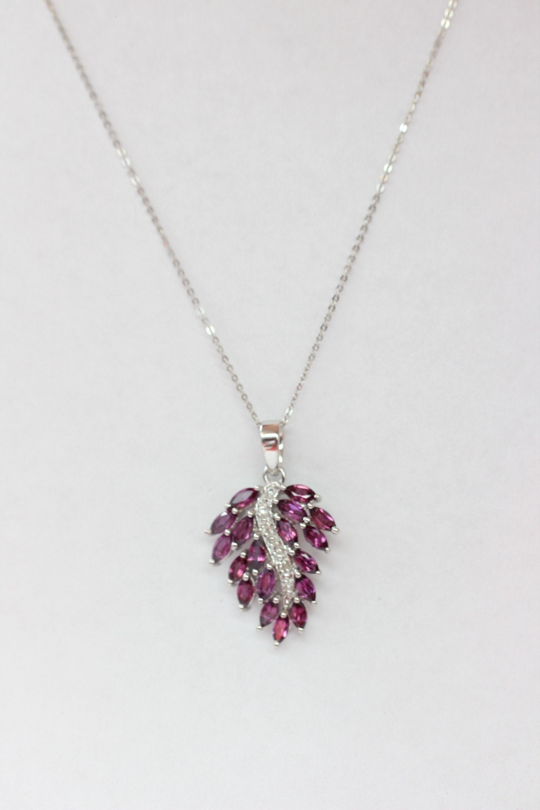 Edler 3,05  Carat Rhodolith weisstopas Anhanger 925 Silber Collier Kette Top Edel