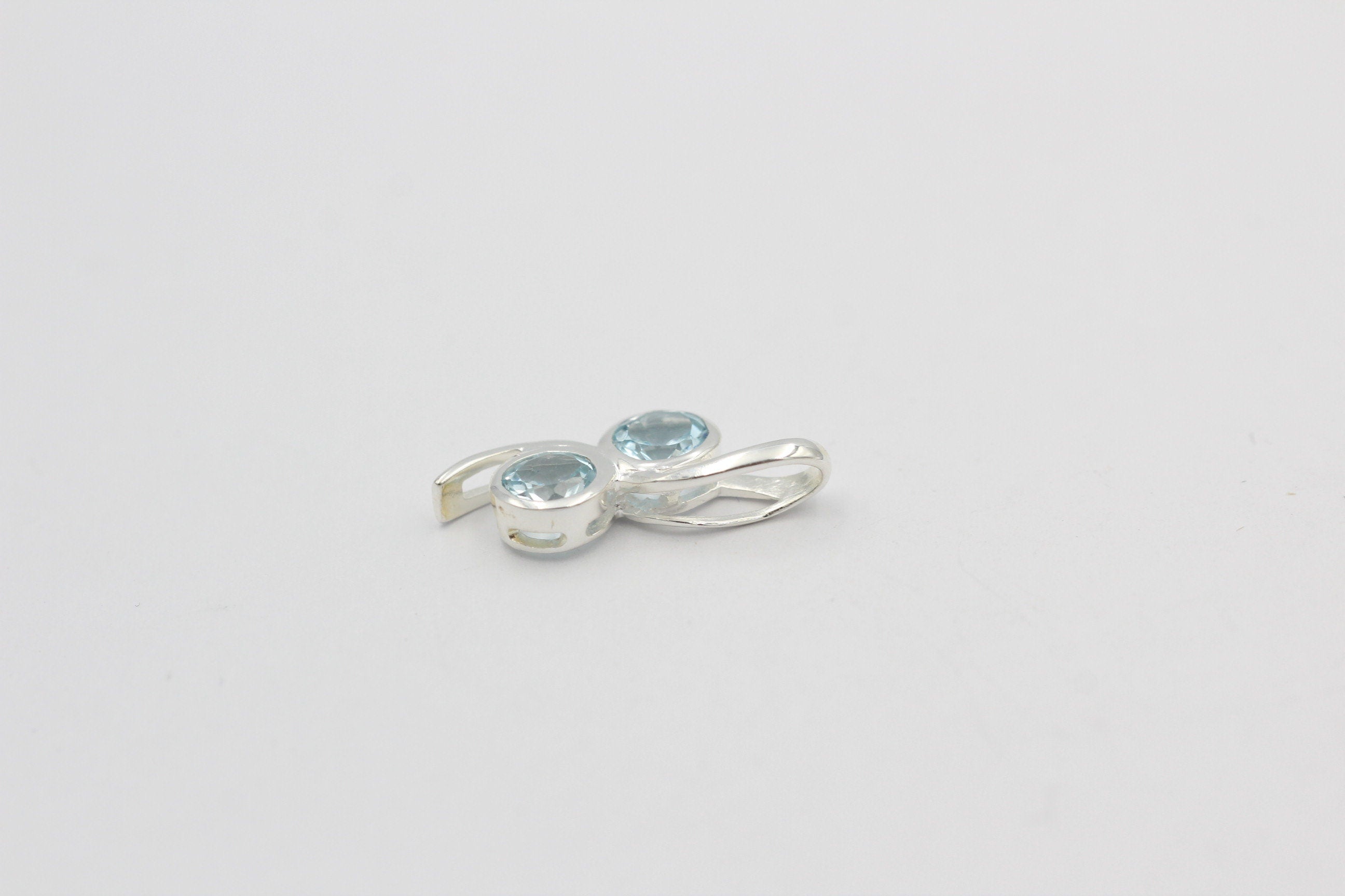 Edler 1,4 Carat Blautopas Anhanger 925 Silber  Top Edel himmelblau