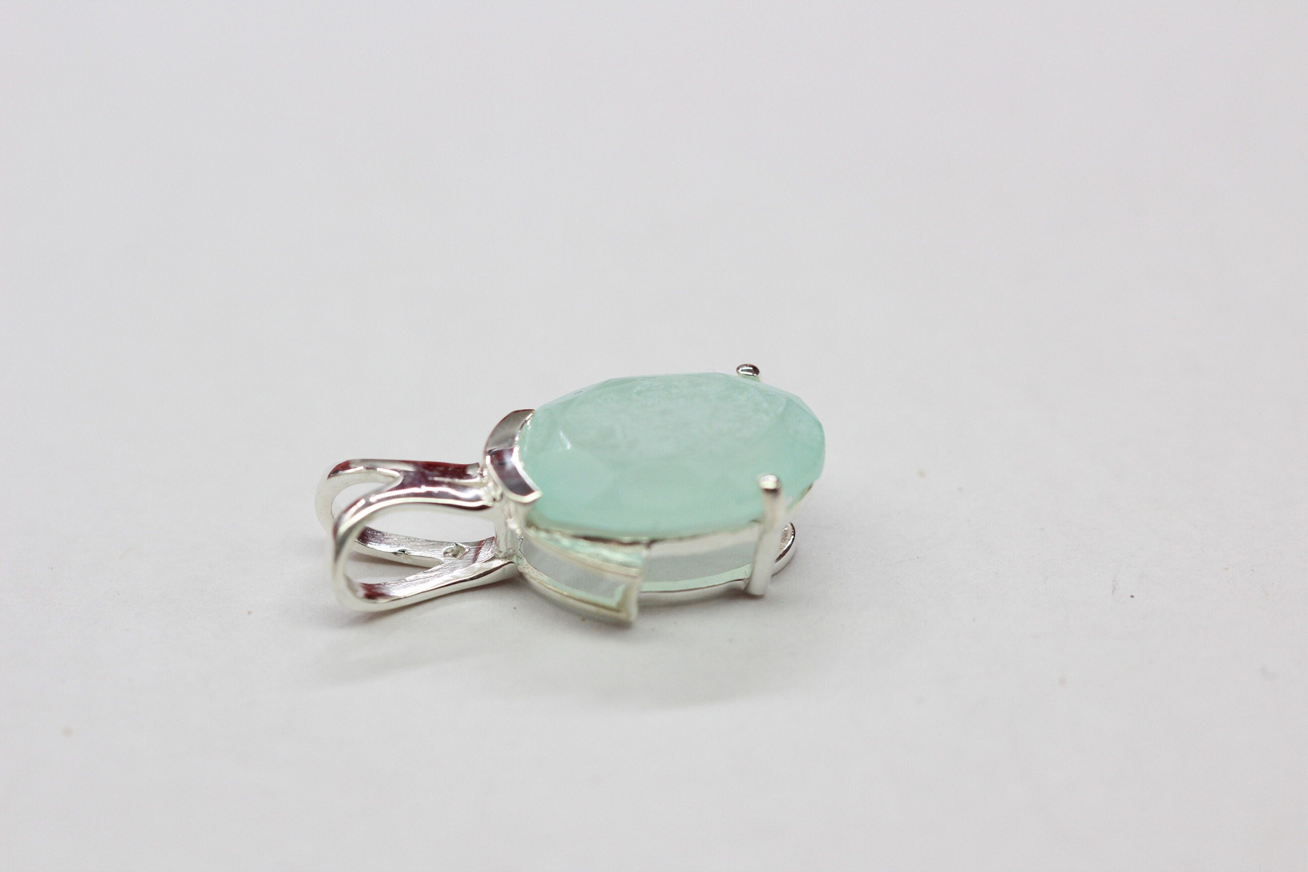 Aqua Chalcedon Anhänger Silber 925  Edles Collier mit 4,9 ct Edelstein, Handgefertigt, Pastellblauer Stein, Maritimer Schmuck Geschenk