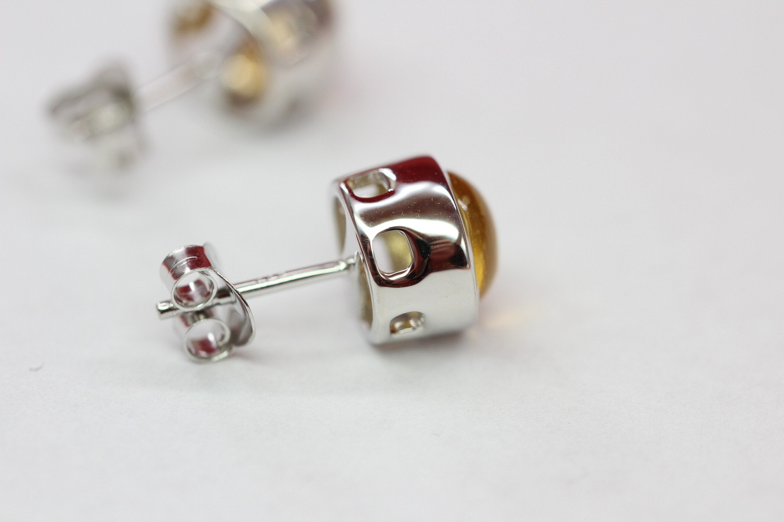 4,59 Carat Citrin Cabochon Ohrstecker 925 Silber gelber Edelstein Unisex