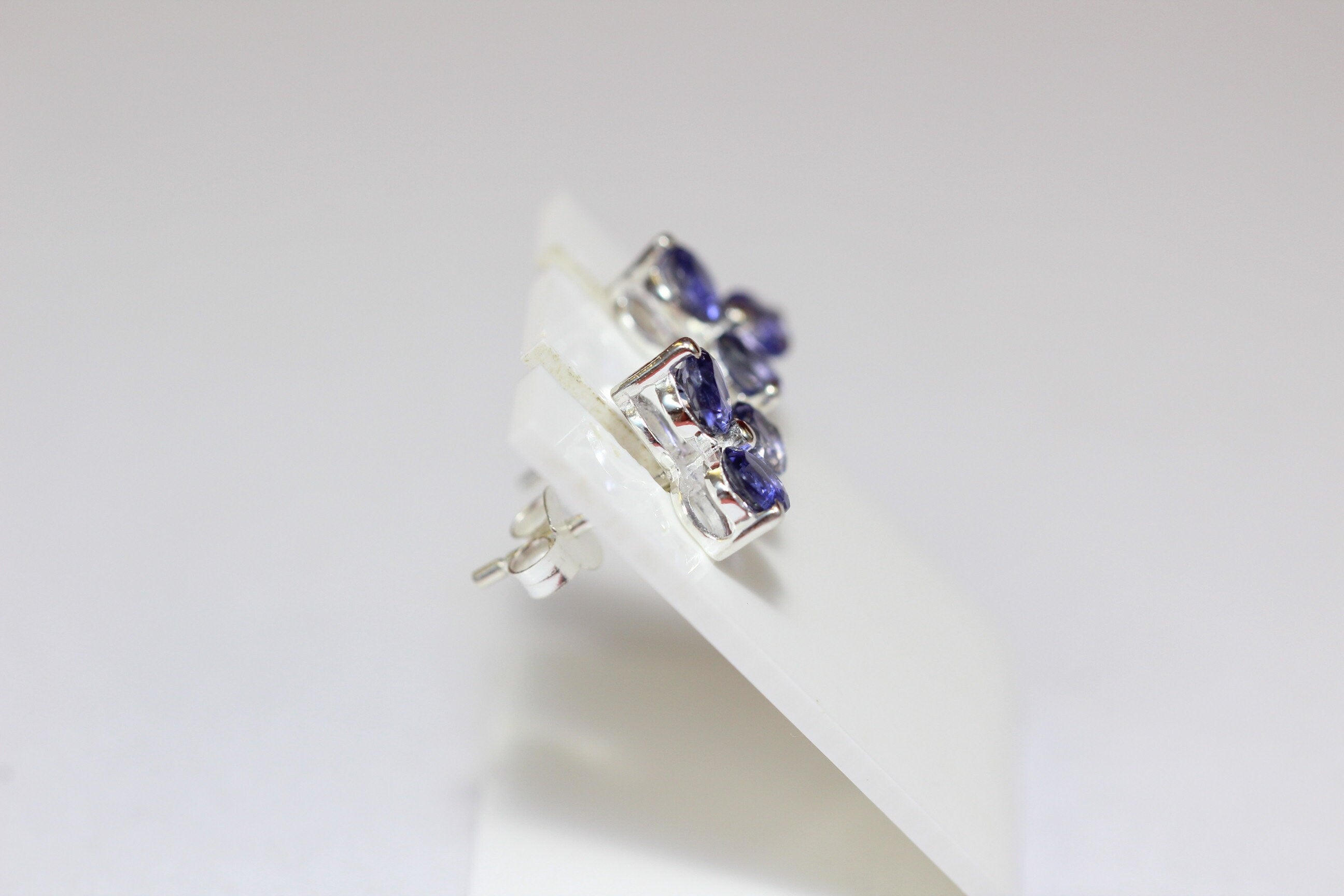 Edle 0,52 Carat Iolith Ohrstecker 925 Siilber Wassersahir Luchssaphir Ohrschmuck