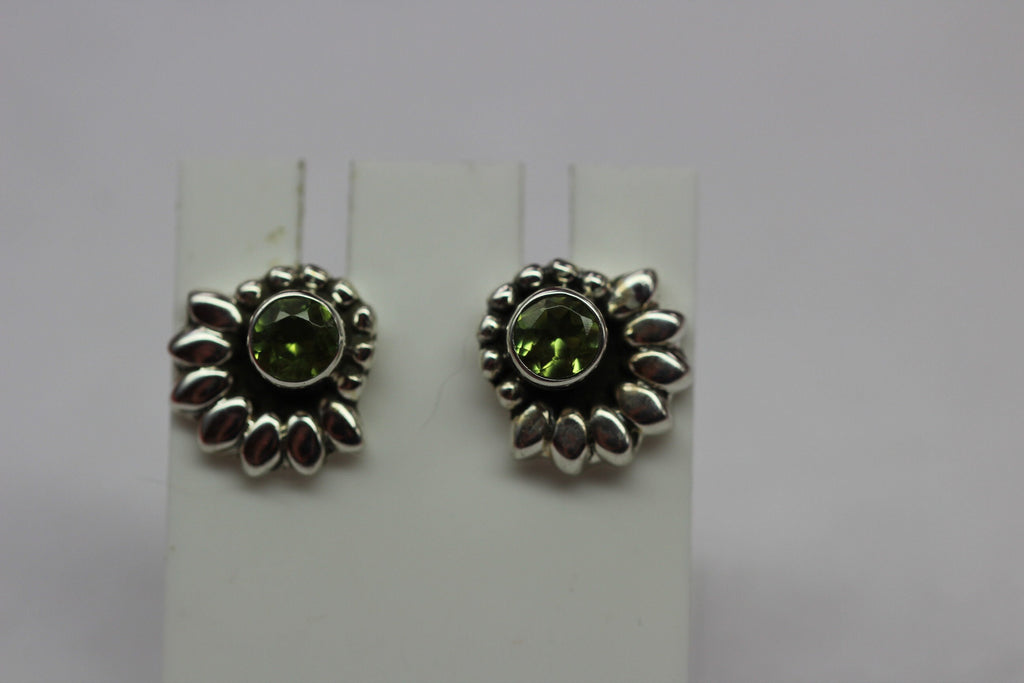 Edler 0,5 Carat Peridot Ohrstecker Olivin 925 Silber Ohrschmuck Ohrring Top Edel