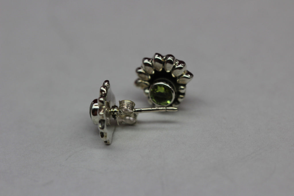 Edler 0,5 Carat Peridot Ohrstecker Olivin 925 Silber Ohrschmuck Ohrring Top Edel