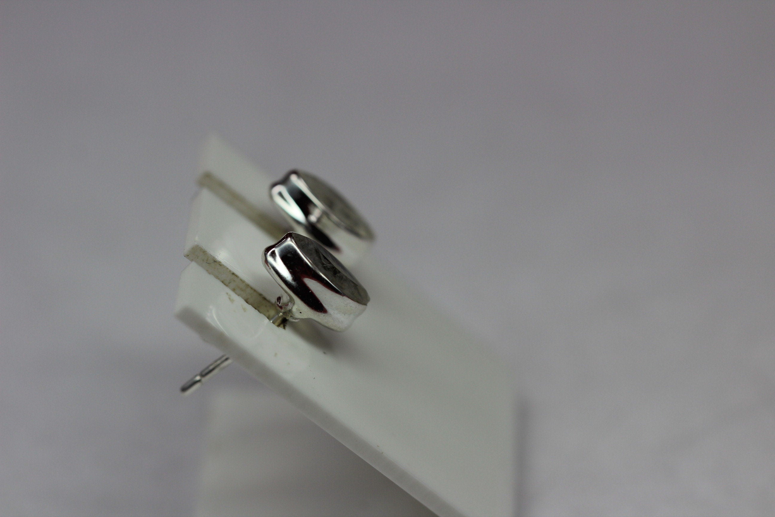 Edler 1,1 Carat Mondlichttopas Ohrstecker 925 Silber farbiger Edelstein Marquise