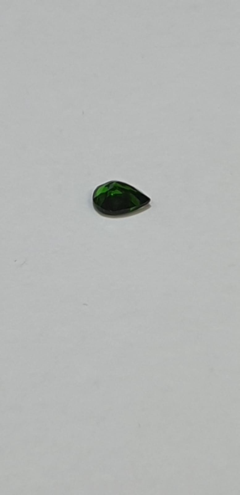 0,69 Carat Chromdiopsid aus Russland Tropfen Schliff AAA Qualitat 7 x 5 mm