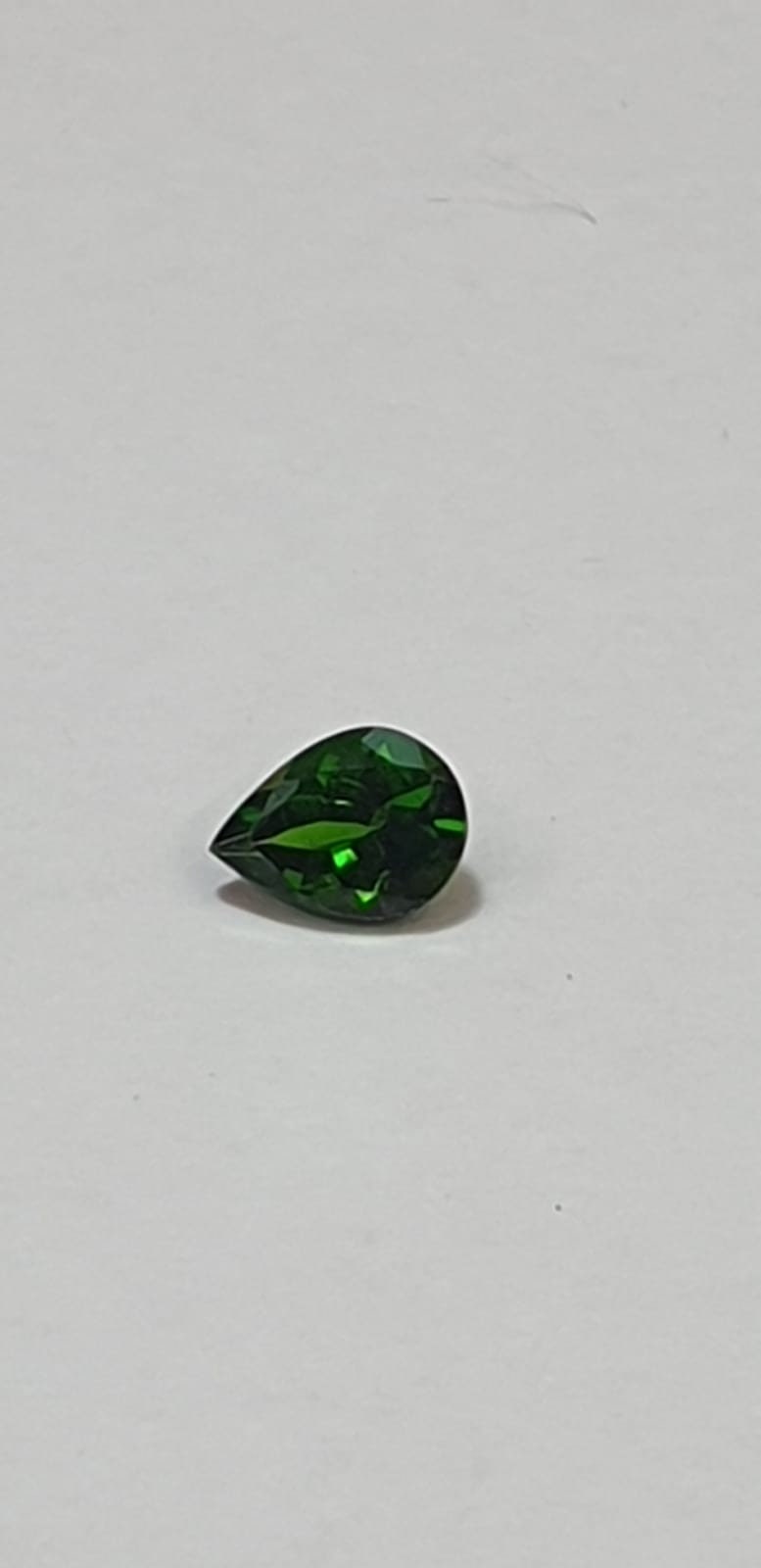 0,69 Carat Chromdiopsid aus Russland Tropfen Schliff AAA Qualitat 7 x 5 mm