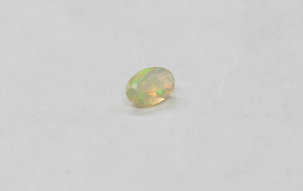 0,25 Carat athiopischer Opal Edelstein Ovalschliff Welo Opal aus Afrika