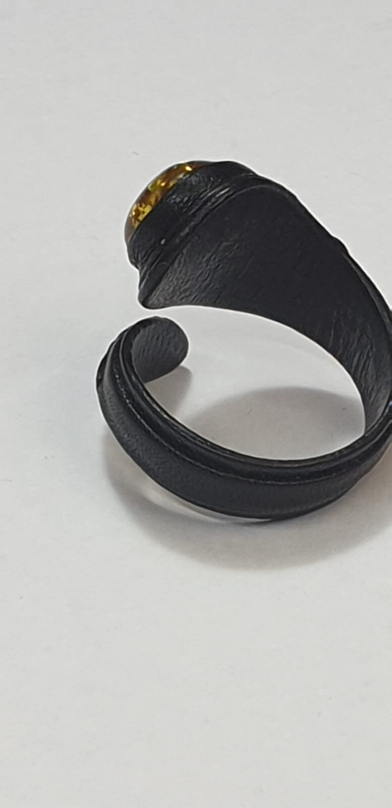stylischer Bernstein Cabochon Lederring Top Bernstein ca 13 x 10 mm  Unikat