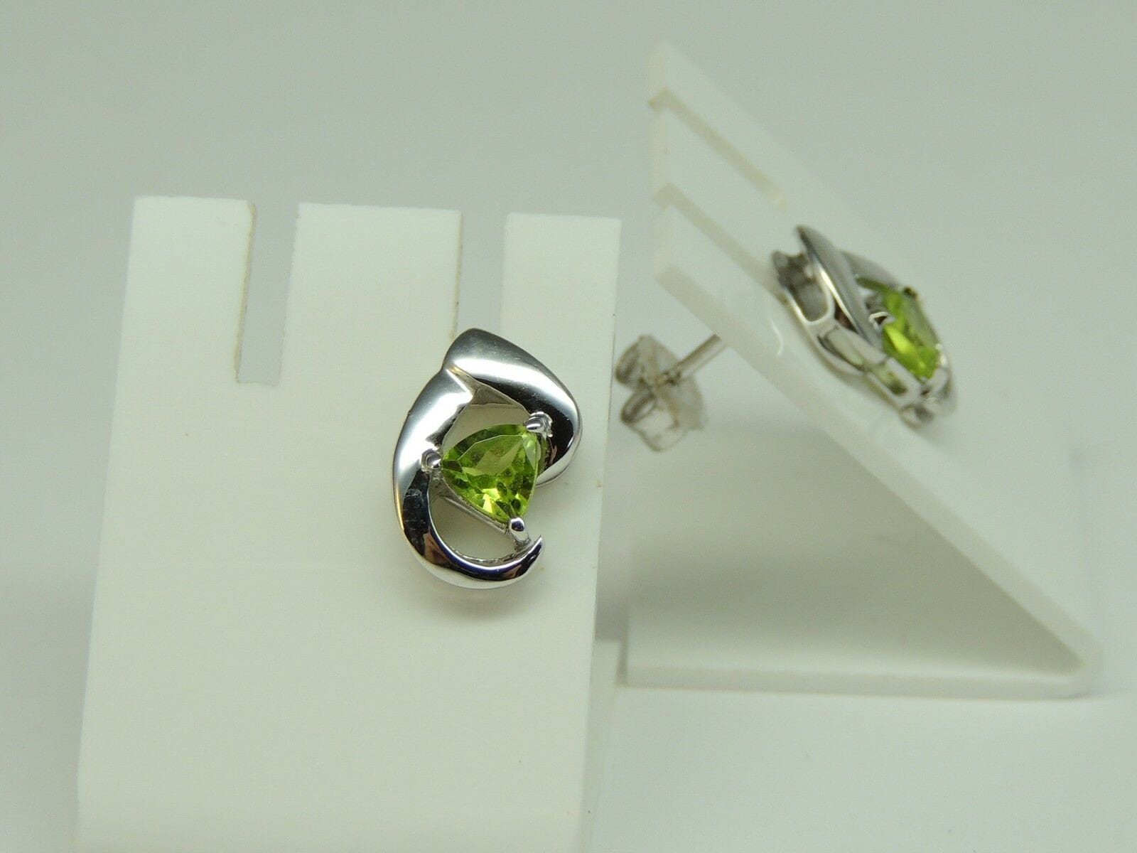 Edle groae 2,0 Carat Peridot Ohrstecker 925 Silber Ohrring Ohrschmuck