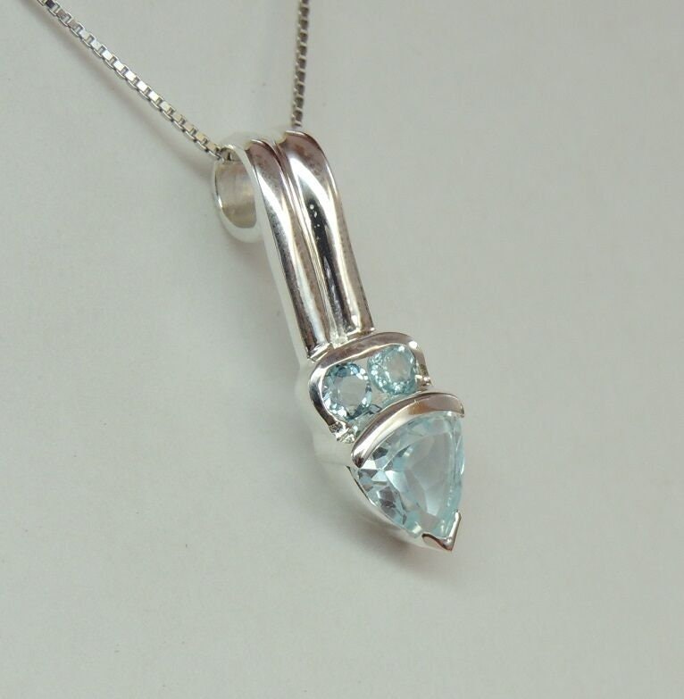 1,65 Carat Blautopas Designer Anhanger 925 Silber Collier Kette Top Design