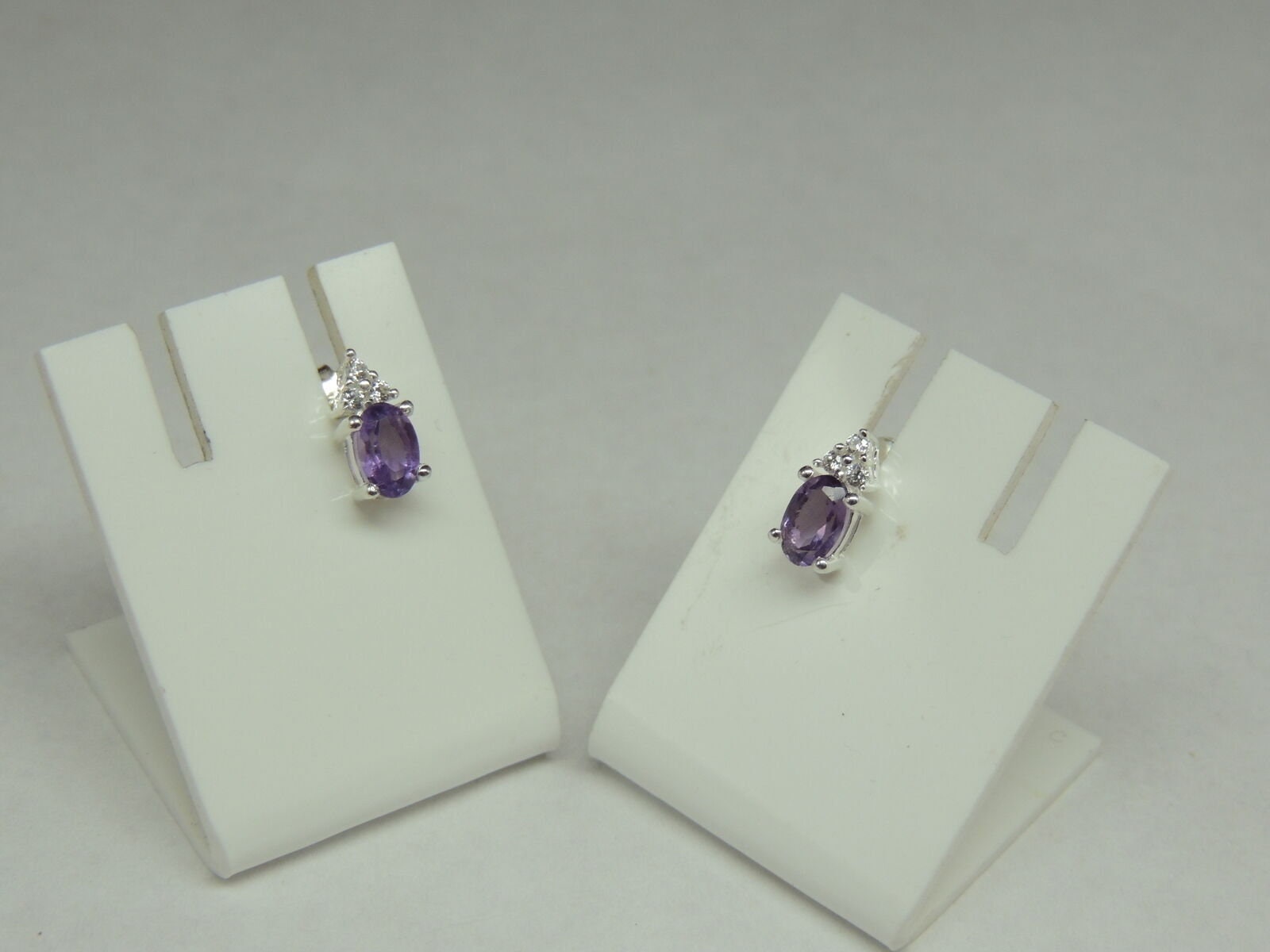 Edle echte 0,6 Carat Amethyst Ohrstecker 925 Silber Zironia funkelnde Ohrstecker