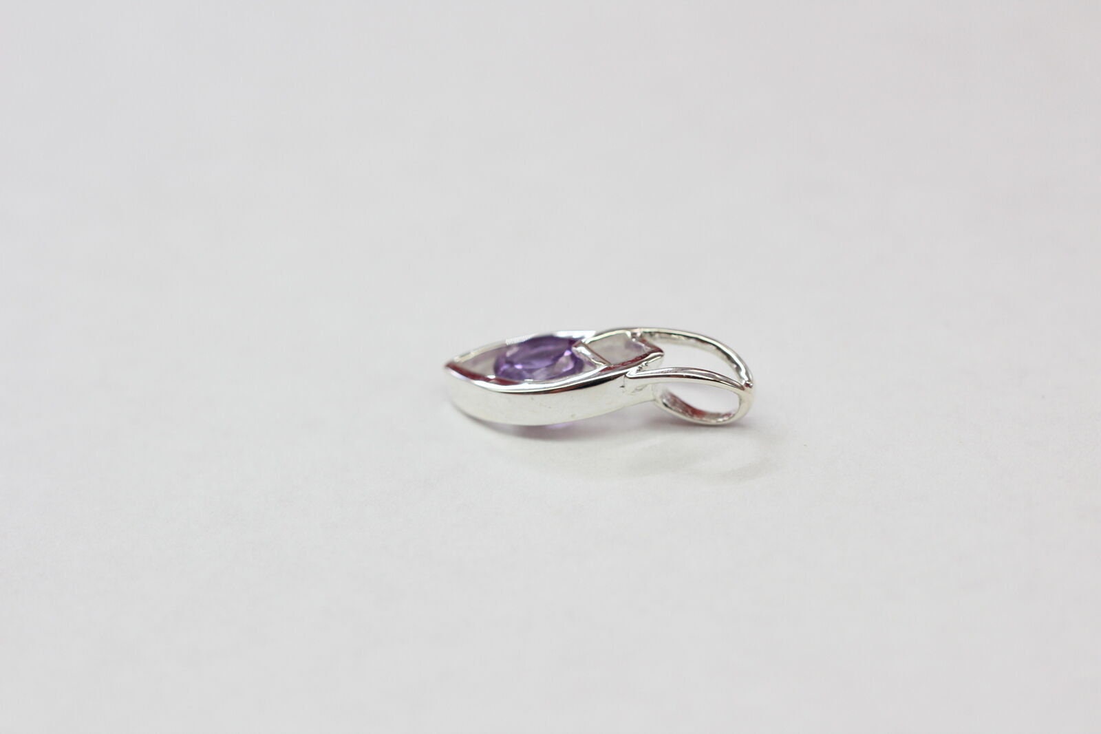 Amethyst Kettenanhänger Silber 925  0,42 ct Edelstein  Modernes Design