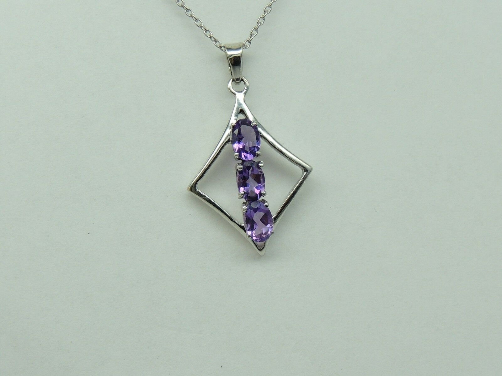 Edler 1,34 Carat Amethyst Anhanger 925 Silber Kette Collier Top Edel