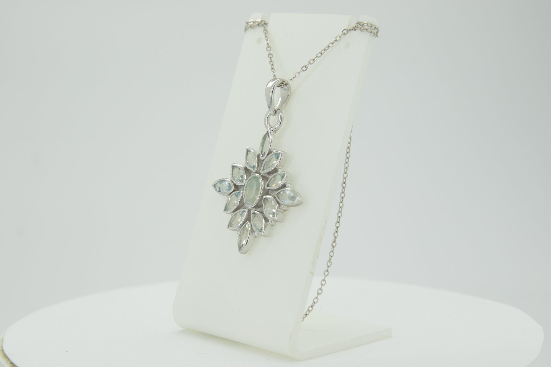 3,7 Carat Blautopas Anhanger 925 Silber Collier Kette sky blue Topas  Topf Edel