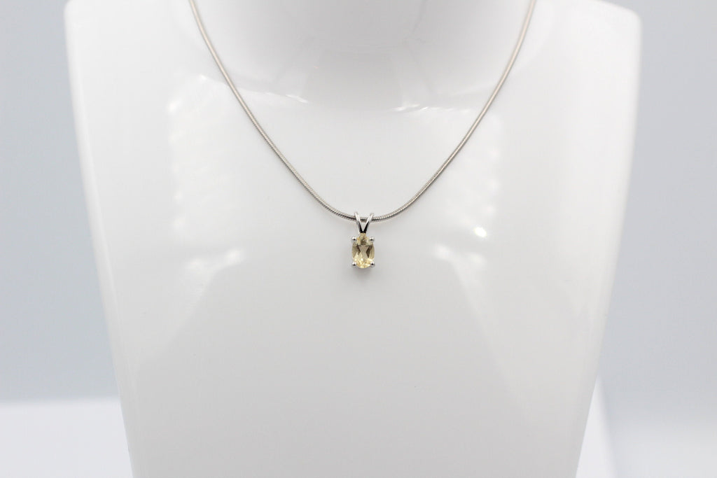 Edler 0,70 Carat Citrin Anhanger 925 Silber Collier Kette gelber Edelstein