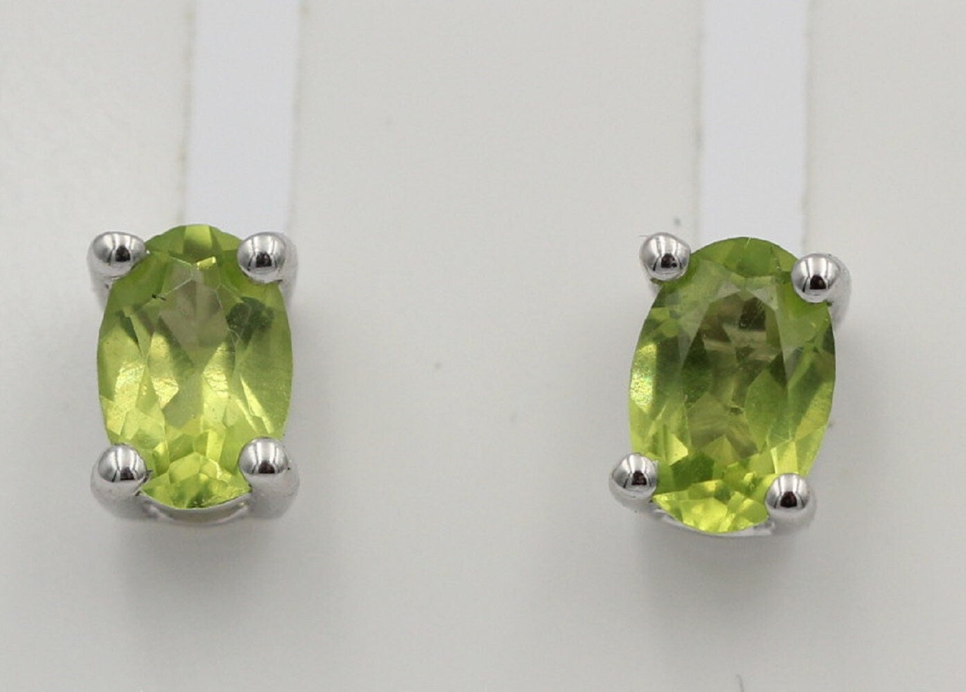 Edle 1,0 Carat Peridot  Ohrstecker 925 Silber Ohrring Ohrschmuck Olivin Top