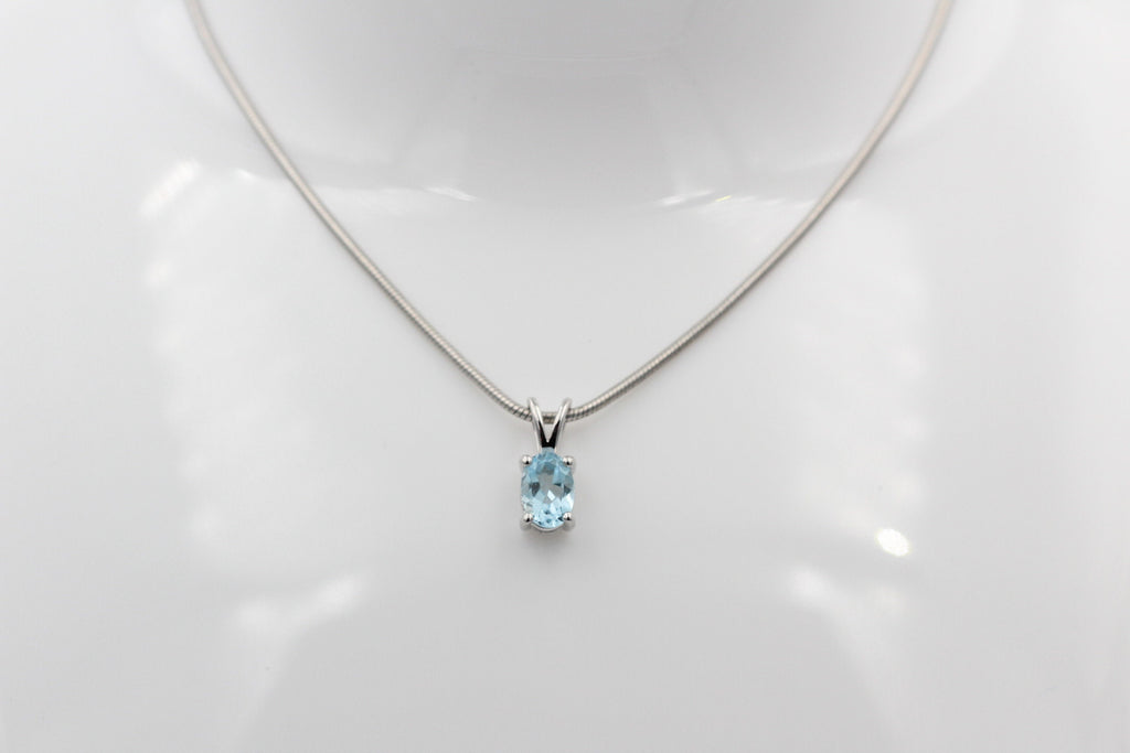 Edler 0,70 Carat Blautopas Anhanger 925 Silber Collier Kette sky blue Topas