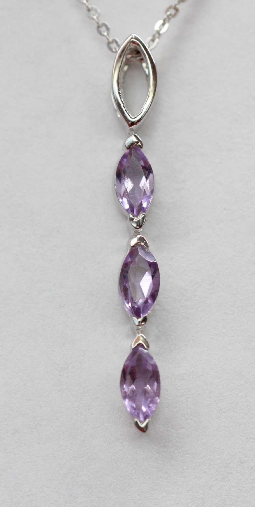 Edler 0,78 Carat Amethyst Anhanger 925 Silber Collier Kette Edelsteinanhanger