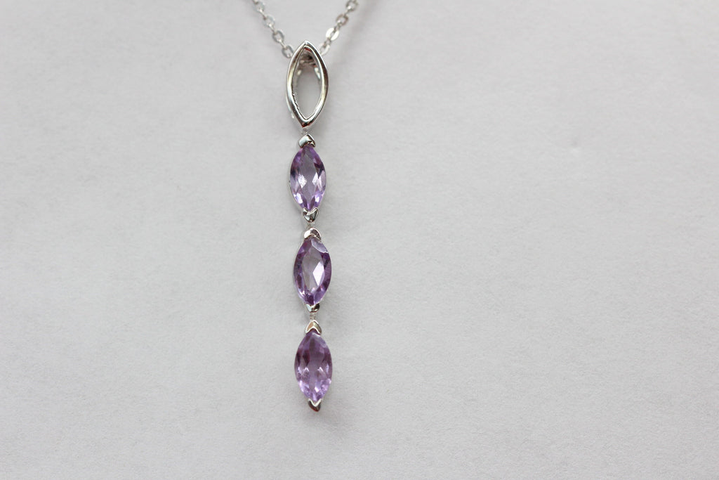 Edler 0,78 Carat Amethyst Anhanger 925 Silber Collier Kette Edelsteinanhanger