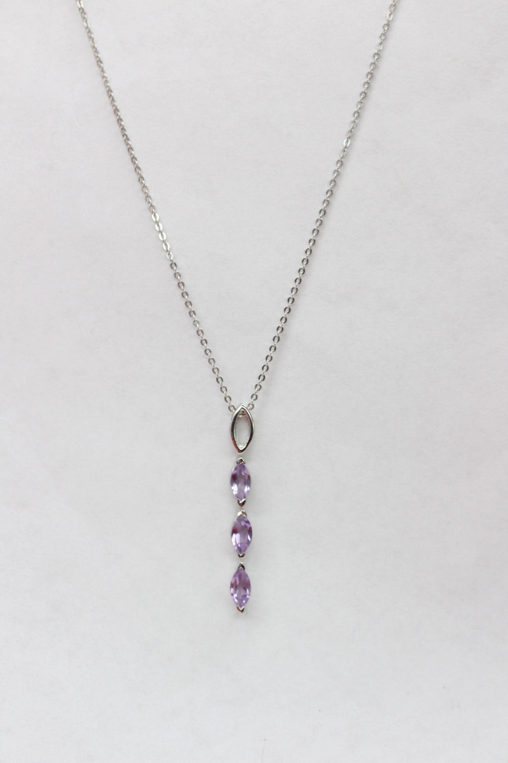 Edler 0,78 Carat Amethyst Anhanger 925 Silber Collier Kette Edelsteinanhanger