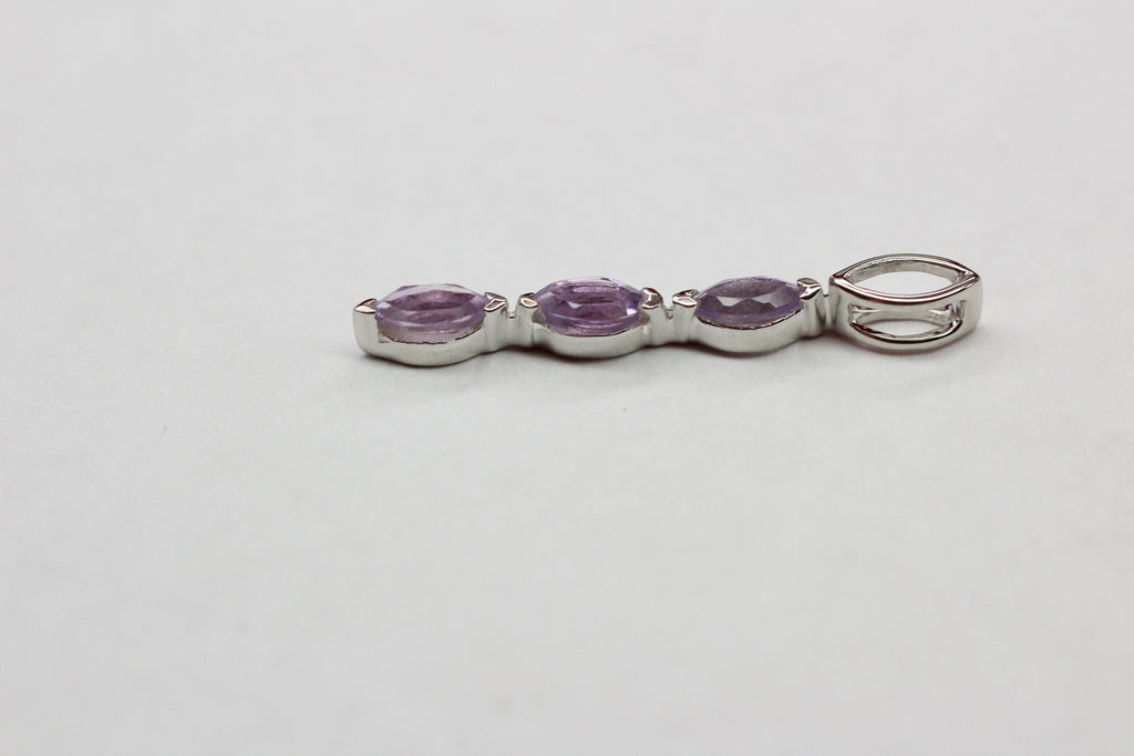 Edler 0,78 Carat Amethyst Anhanger 925 Silber Collier Kette Edelsteinanhanger