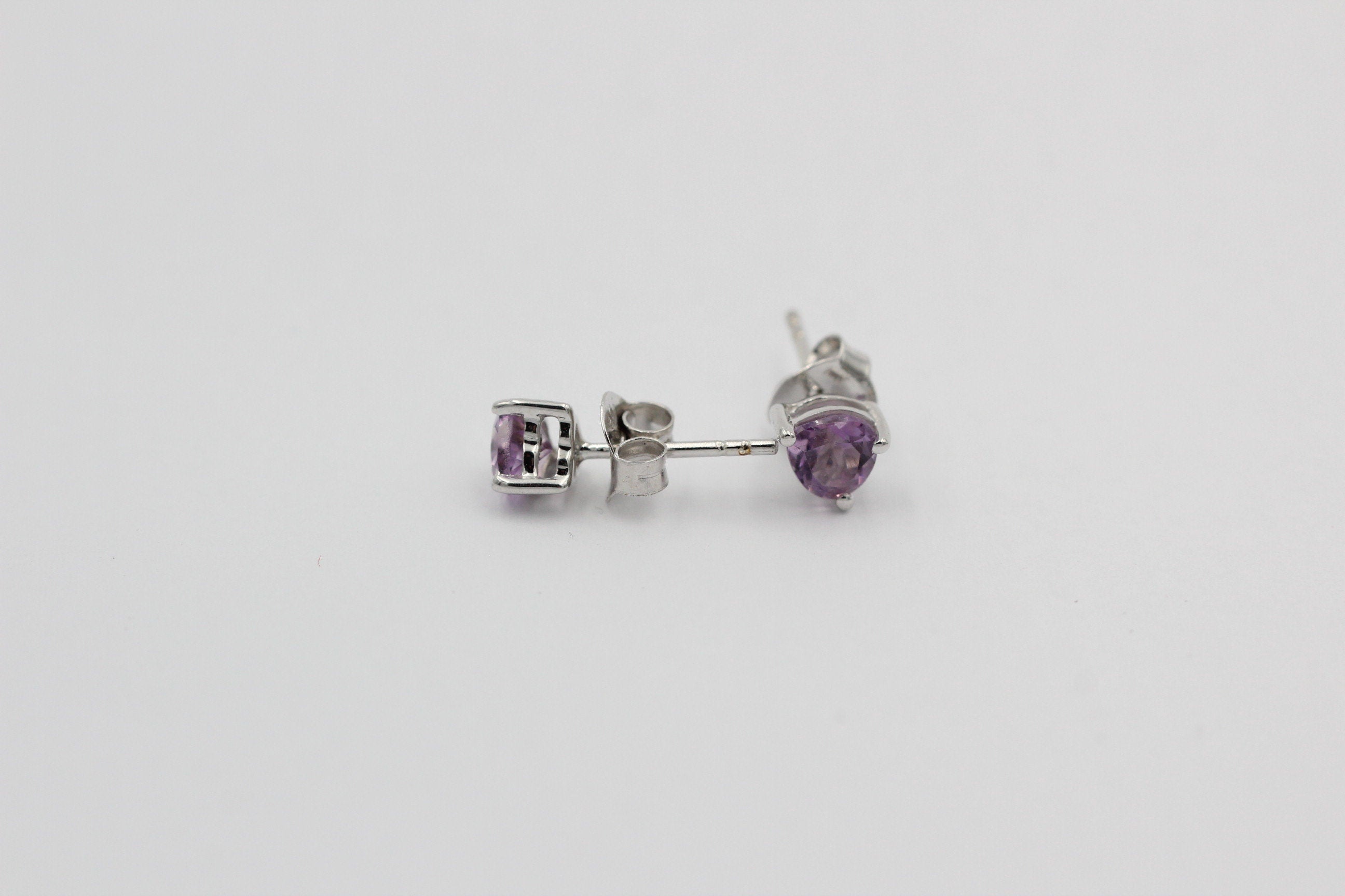 0,9 Carat Amethyst Herz Ohrstecker 925 Silber Herzohrstecker violetter Edelstein