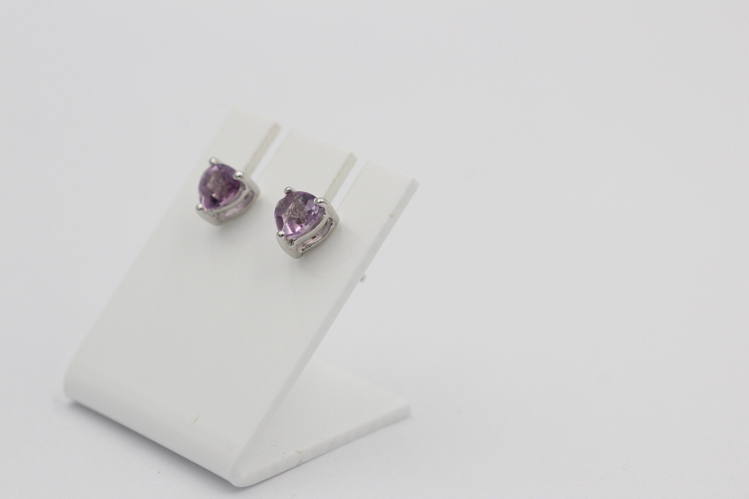 0,9 Carat Amethyst Herz Ohrstecker 925 Silber Herzohrstecker violetter Edelstein