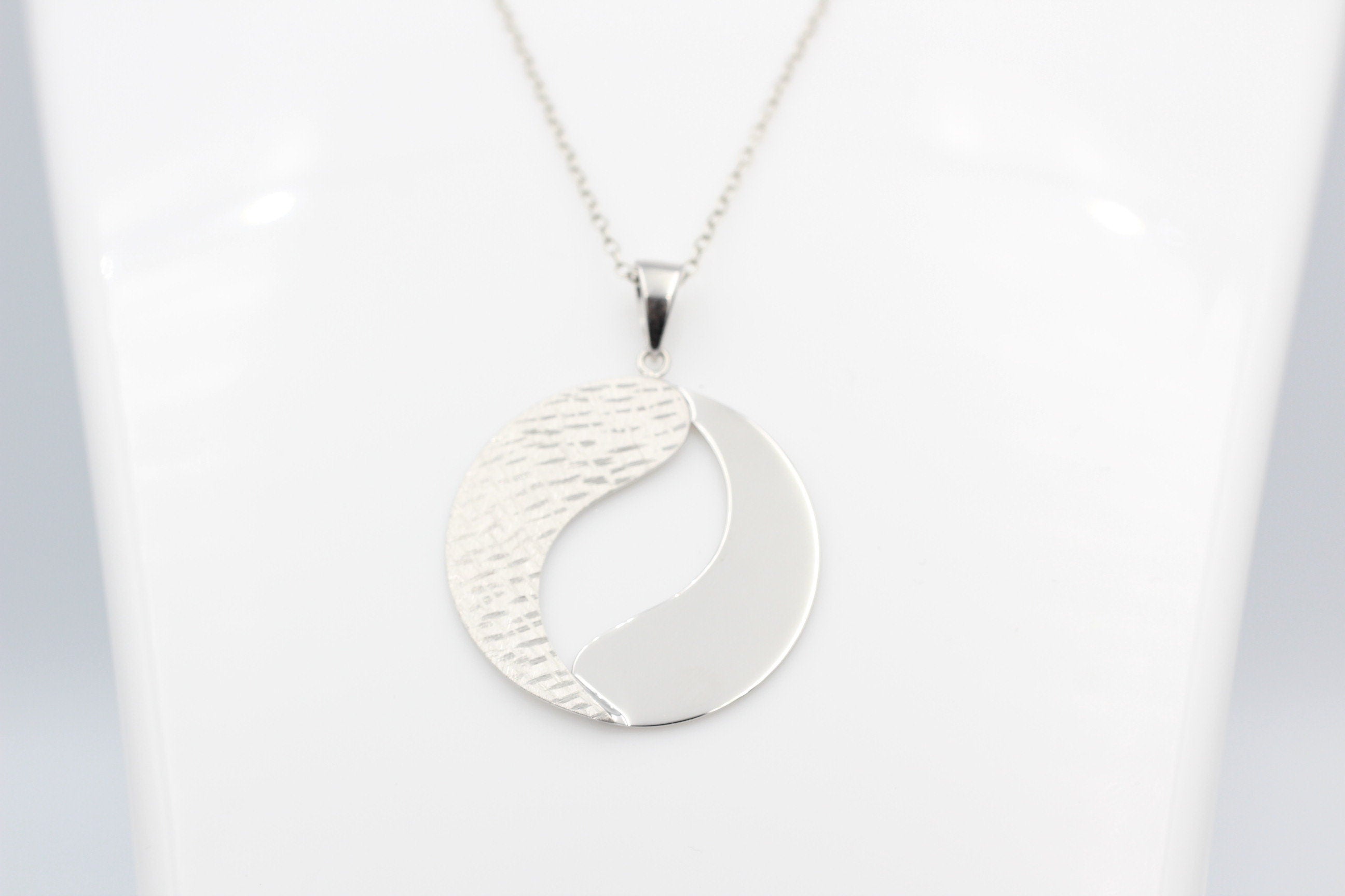 Anhänger rund 925 Sterling Silber rhodiniert mattiert Collier Kette Top Edel