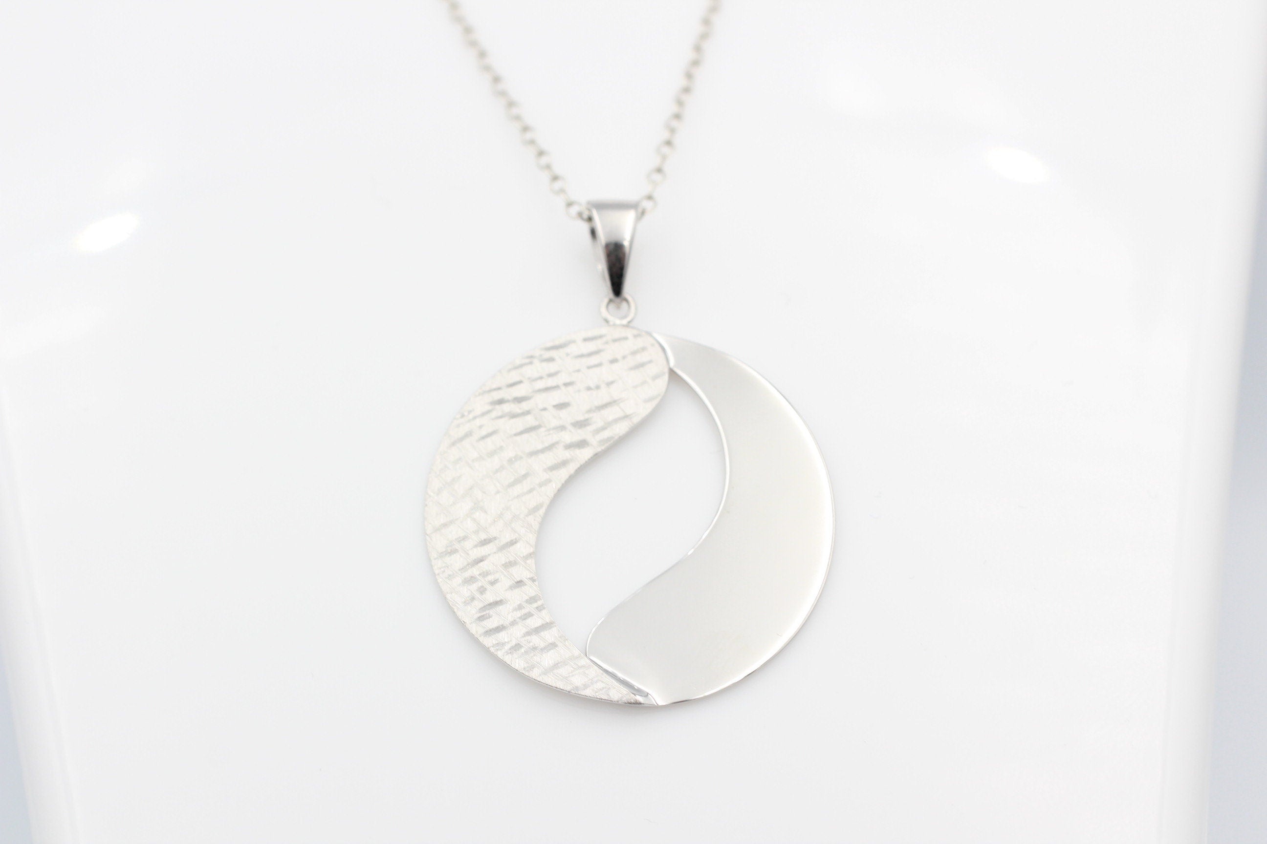 Anhänger rund 925 Sterling Silber rhodiniert mattiert Collier Kette Top Edel