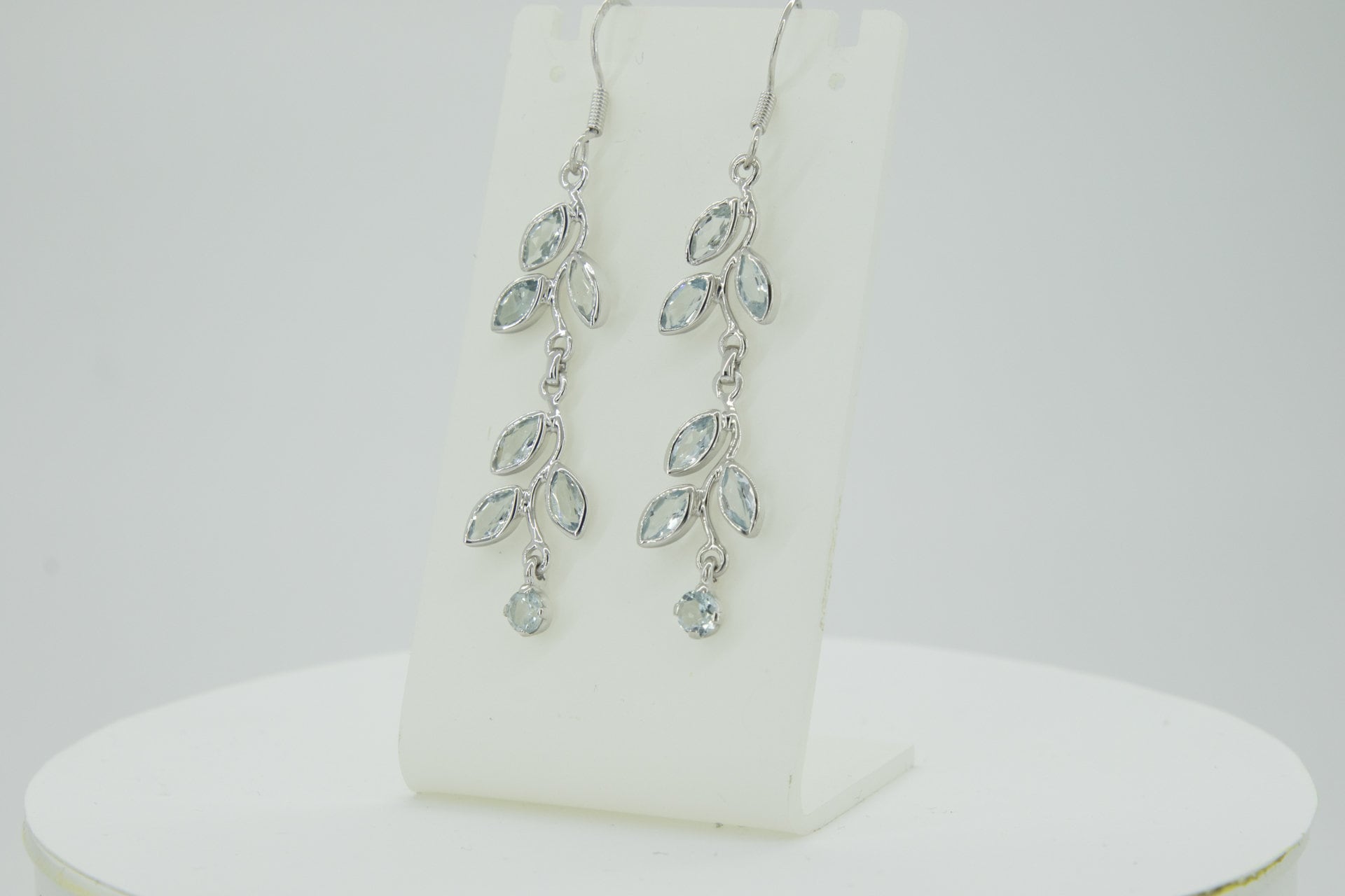 Edle florale 3,6 Carat Blautopas Ohrhanger 928 Silber romantische Ohrhanger