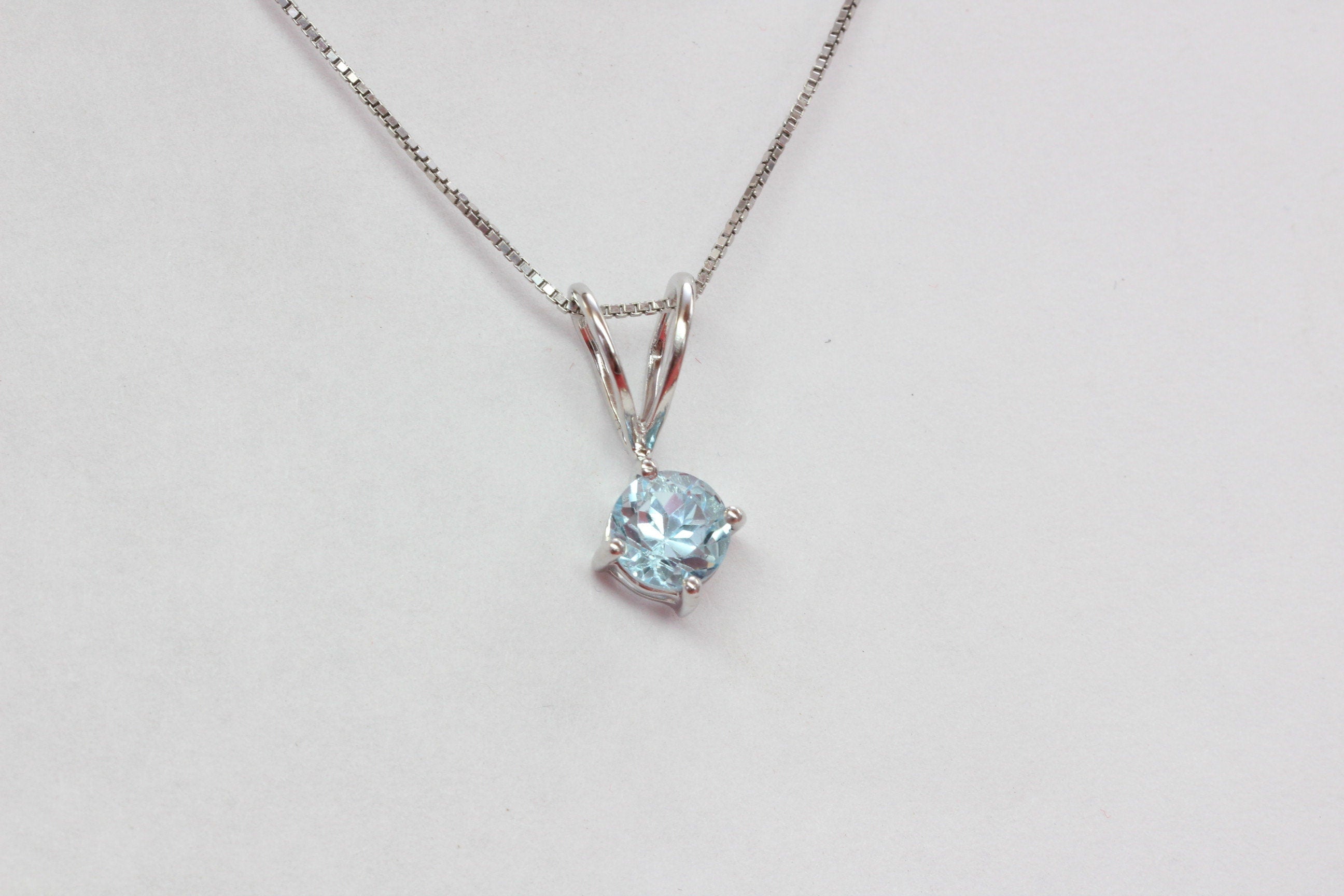 Edler 0,97 Carat Blautopas Anhanger 925 Silber Collier Kette sky blue topas himmelblau