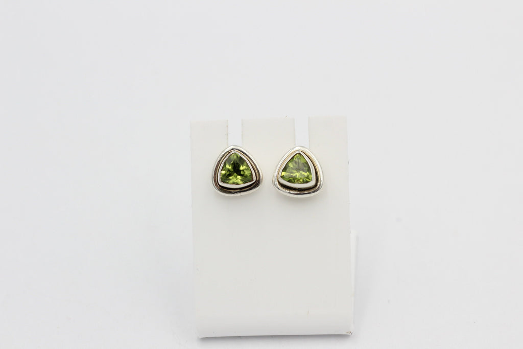 Edler 0,85 Carat Peridot Ohrstecker 925 Silber Olivin Ohrschmuck Edelstein
