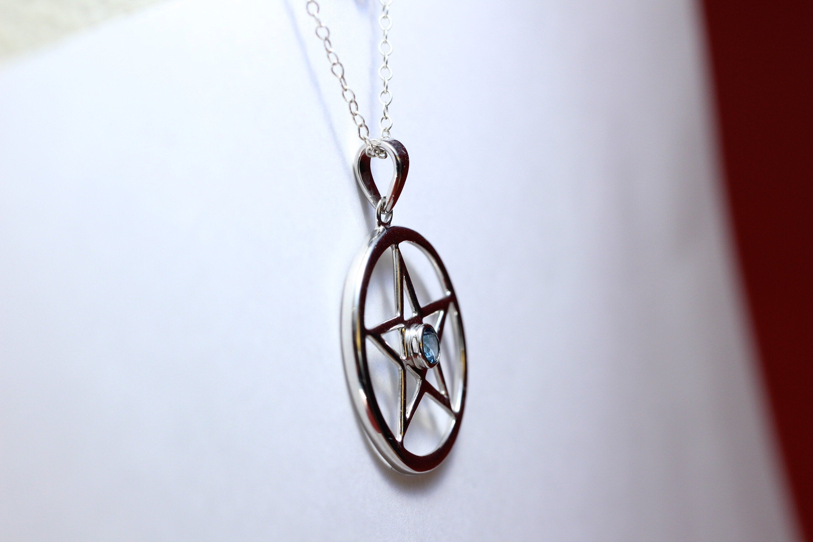 Edler 0,22 Carat Blautopas Stern Anhanger 925 Silber Collier sky blue Topas