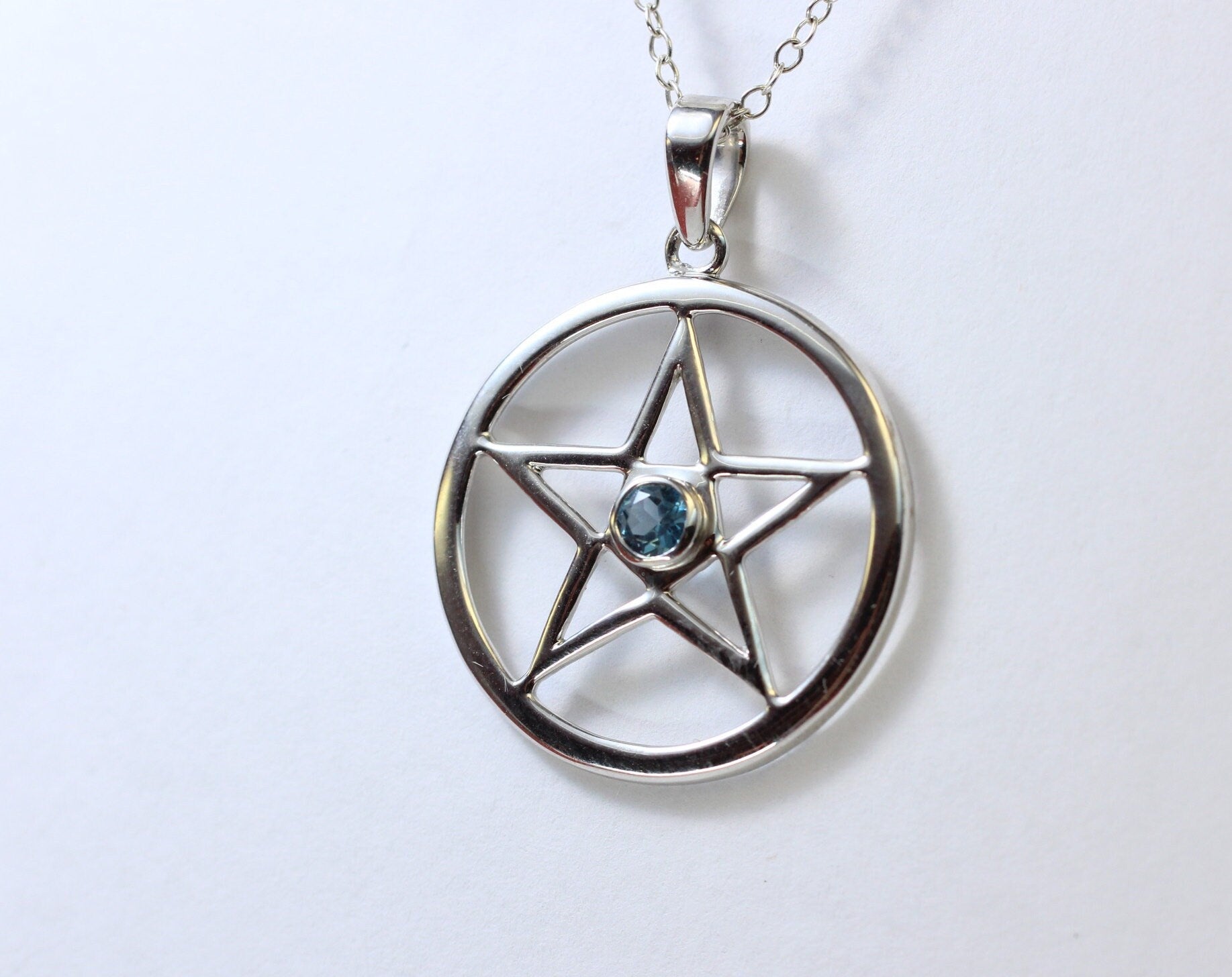 Edler 0,22 Carat Blautopas Stern Anhanger 925 Silber Collier sky blue Topas