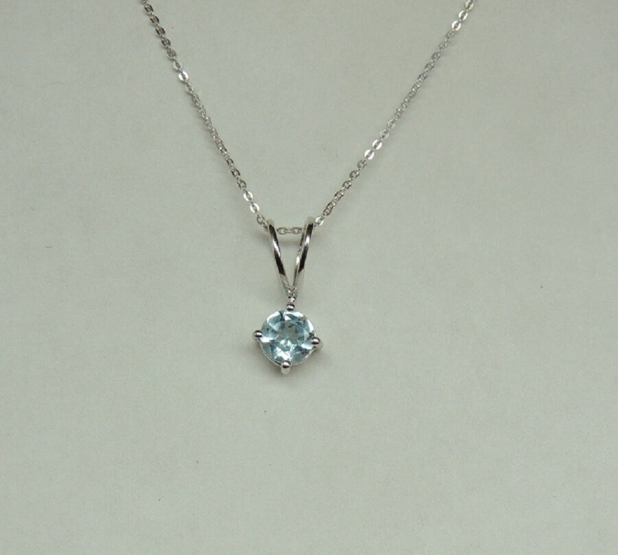 Edler 0,95 Carat Blautopas Anhanger 925 Silber Collier Kette himmelblauer Topas
