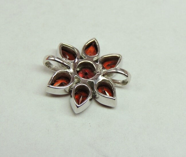 Edler 2,9 Carat Granat Blumen Anhanger 925 Silber Collier Kette blutroter Granat