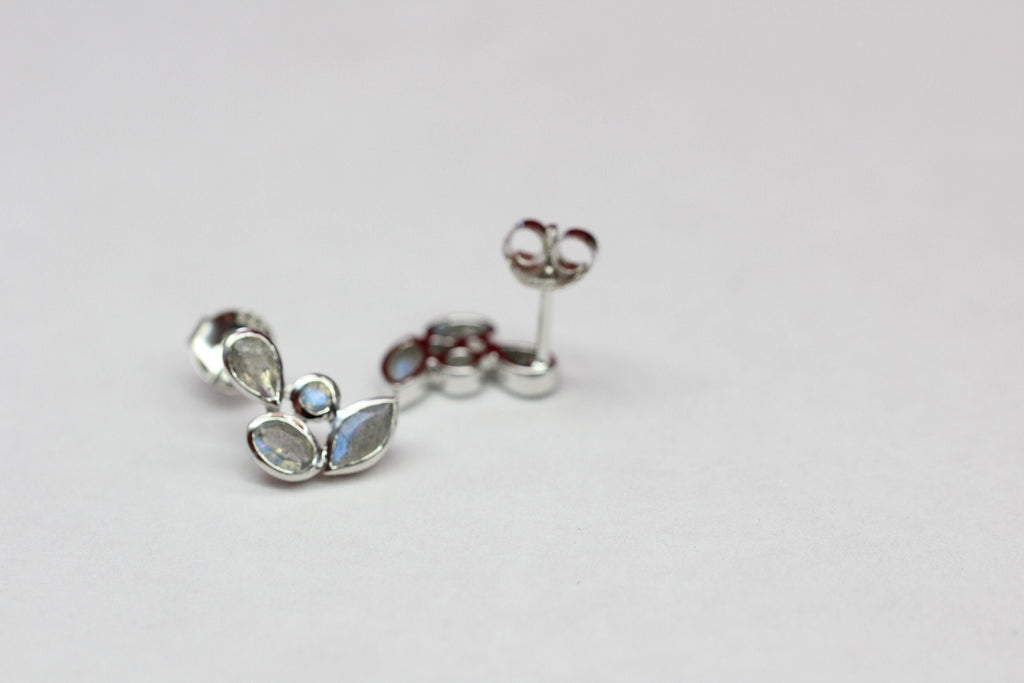 Edle 1,68 Carat Labradorit Ohrstecker 925 Silber irrisierender Edelstein Top
