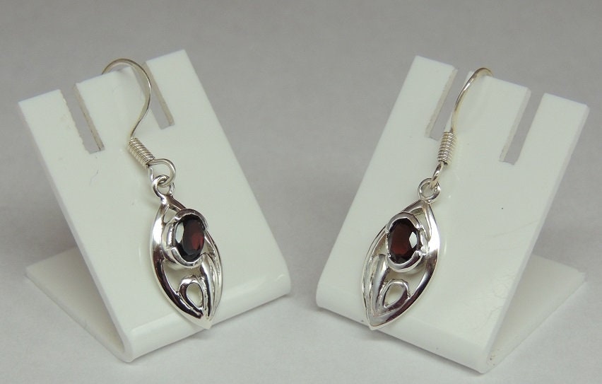 Edle 1,18 Carat romantische Granat Ohrhanger 925 Silber blutroter Edelstein Ohrschmuck
